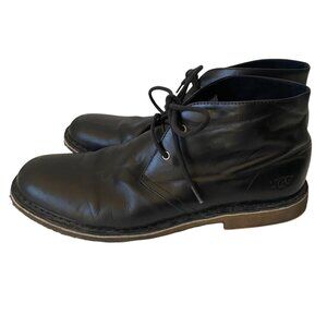 Leighton Mens 12 Black Leather Chukka Ankle Boots Laces Logo Stitching Gum Sole